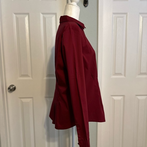 New York and Co Burgundy Button Down Shirt with Rhinestone Buttons Size Large - Picture 4 of 6